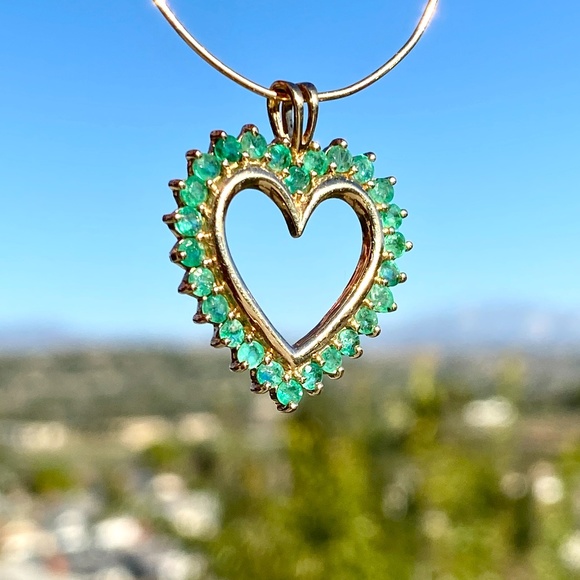 10KY Gold Heart Pendant w/ Real Emerald Stones - Picture 7 of 11
